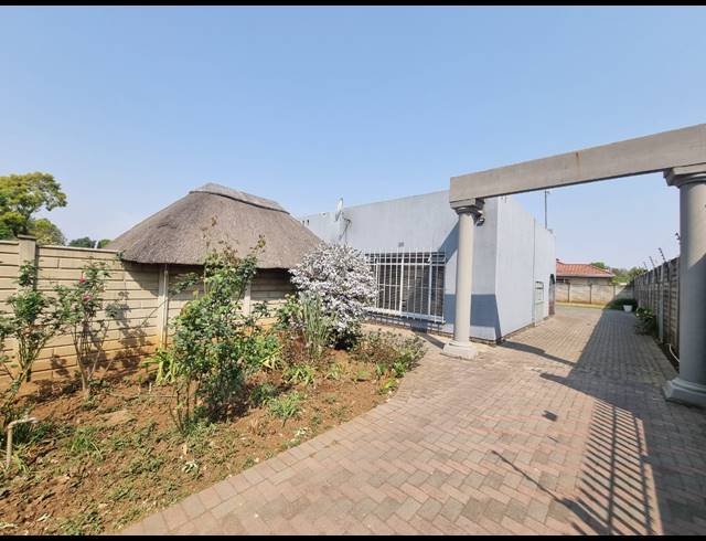 3 BEDROOM HOUSE FOR SALE IN VANDERBIJLPARK SE 6